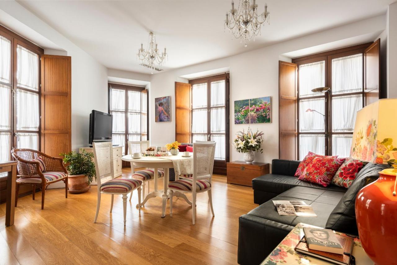 Cathedral Apartment, First Floor Sevilla Dış mekan fotoğraf